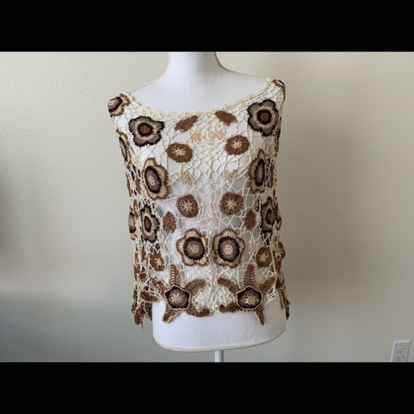 Women Top - Picture 1 of 5